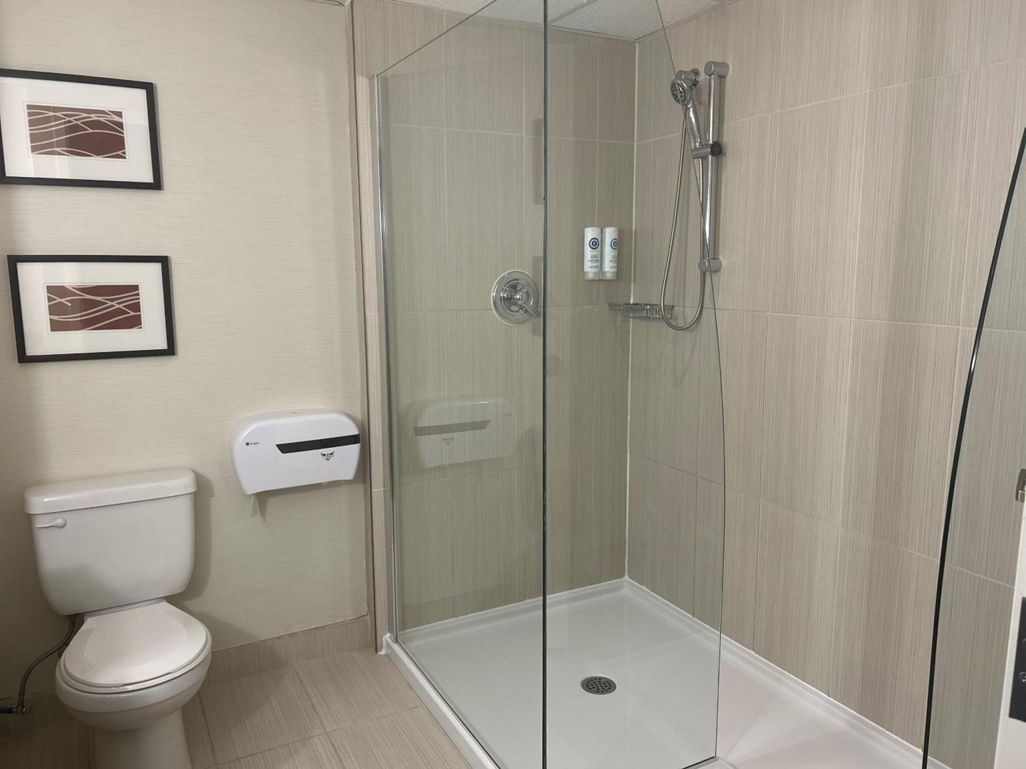 Comfort Inn Saint-Georges Luaran gambar