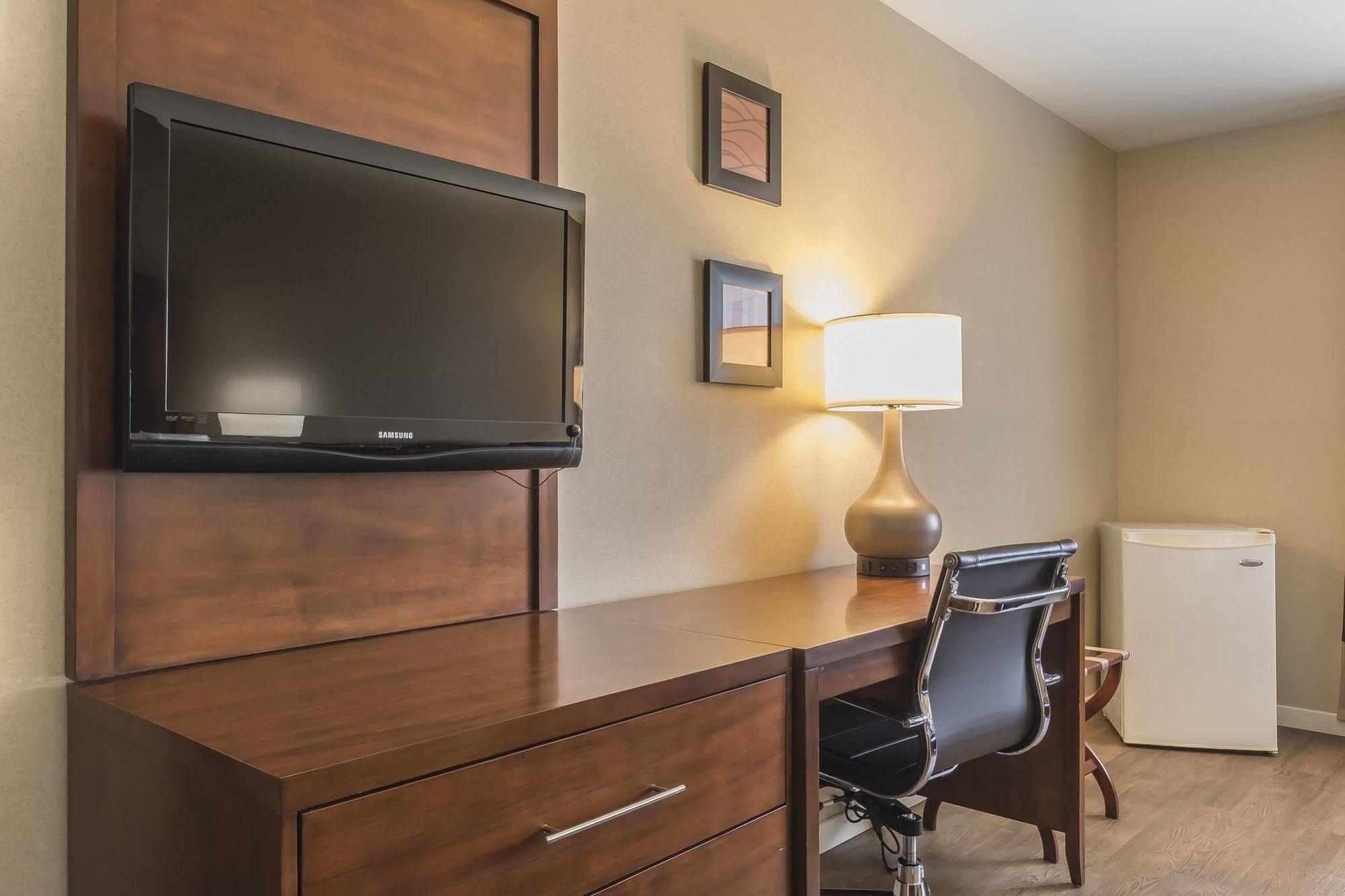 Comfort Inn Saint-Georges Luaran gambar